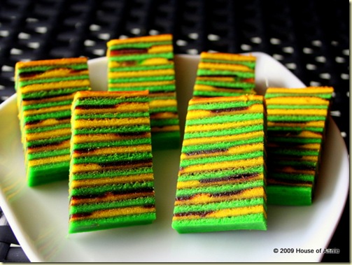 Foodbuzz 24, 24, 24: The Making of a Sarawak Layer Cake 